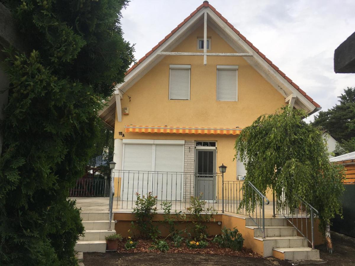Sunhouse, Balatonvilágos Exteriör bild